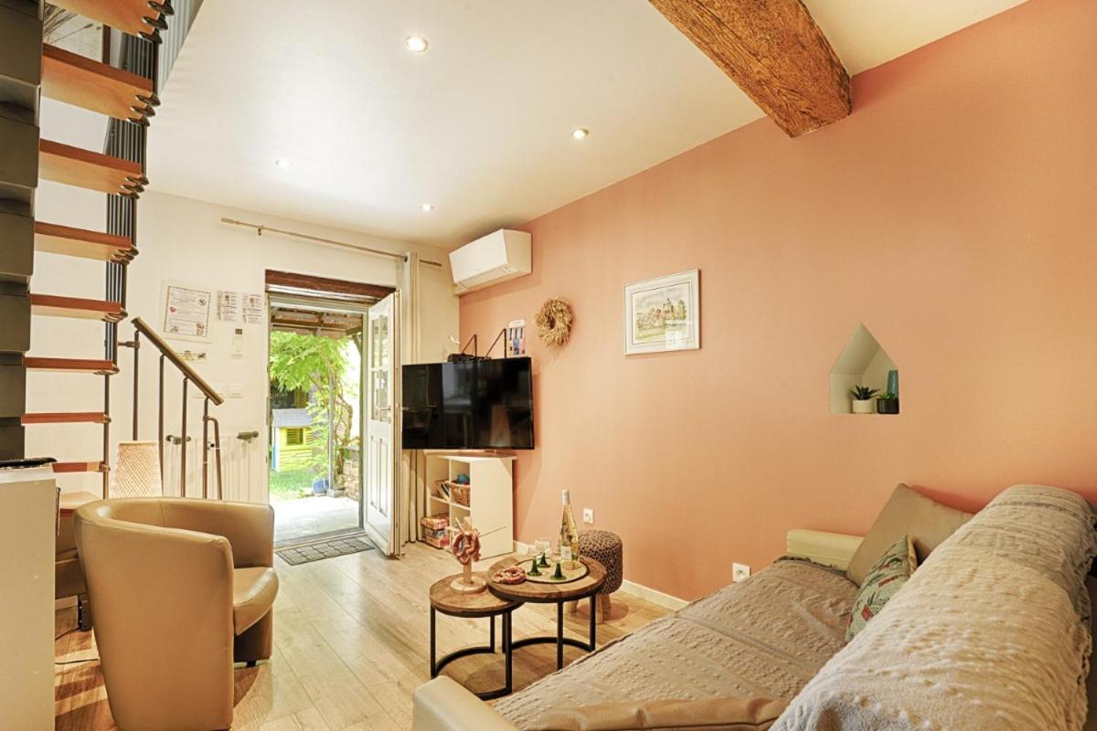 Gite Bredala Situe Dans Les Remparts เอกิสไฮม์ ภายนอก รูปภาพ